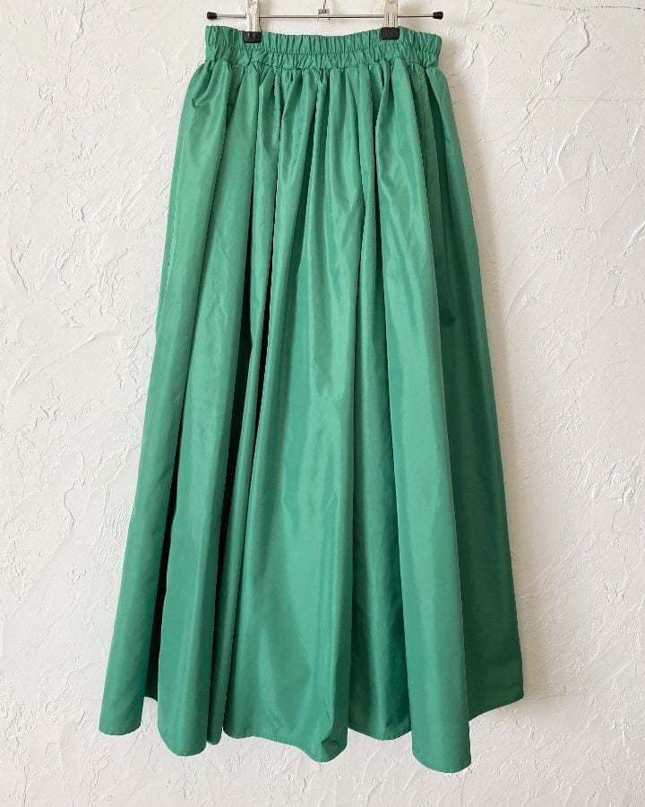 Damen Eleganter Teller‑Maxirock mit hohem Bund, versteckten Eingrifftaschen und verstärktem Saum Shop Nory