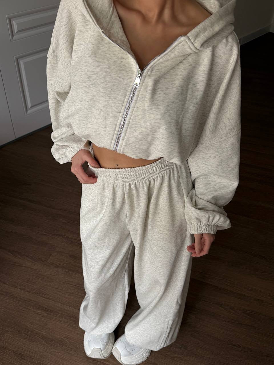 Damen Cropped-Zip-Hoodie und weite High-Waist-Loungehose Zweiteiler Shop Nory