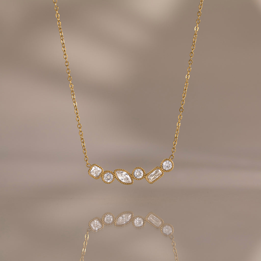 Damen Halskette mit funkelnden Zirkonia und luxuriösem Design Shop Nory