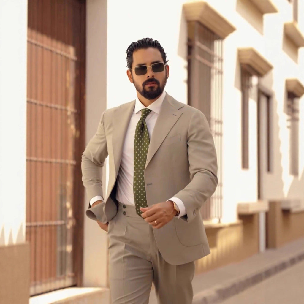 Herren eleganter Anzug im modernen Schnitt mit stilvollen Details Shopnory