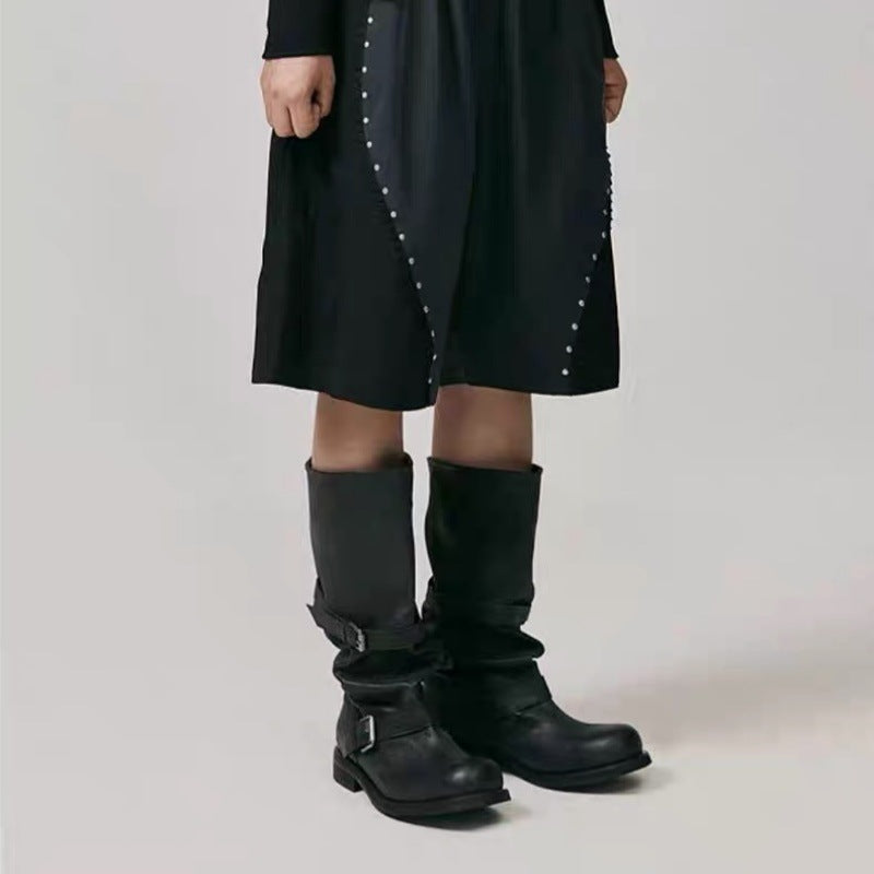 Damen wadenhohe Bikerstiefel mit gerafftem Schaft, verstellbaren Schnallen und robuster Profilsohle Shop Nory
