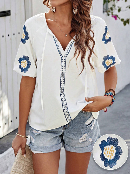 Damen Boho-Bluse mit V-Ausschnitt, floraler Stickerei und Kurzarm Shop Nory