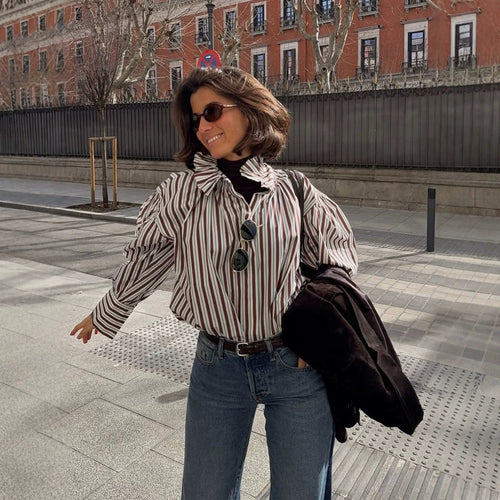 Damen Gestreifte Oversized-Bluse mit Rüschkragen & voluminösen Puffärmeln Shop Nory