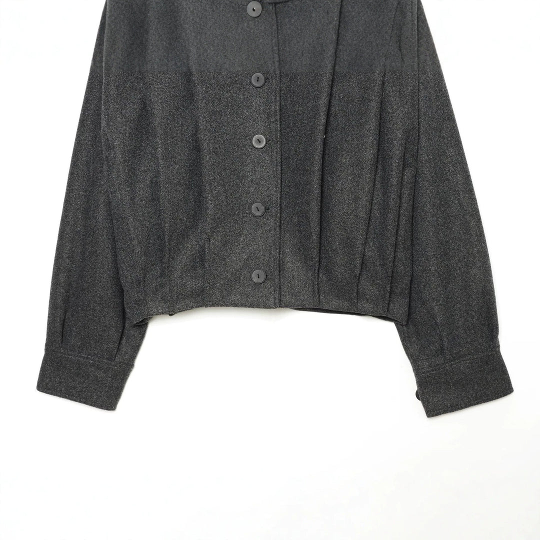 Damen Cropped Cape-Jacke mit hohem Stehkragen, Schulterriegeln und durchgehender Knopfleiste Shop Nory