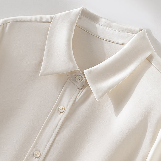 Damen Seidenähnliche Bluse mit klassischem Hemdkragen, durchgehender Knopfleiste und verlängerten Manschetten Shop Nory