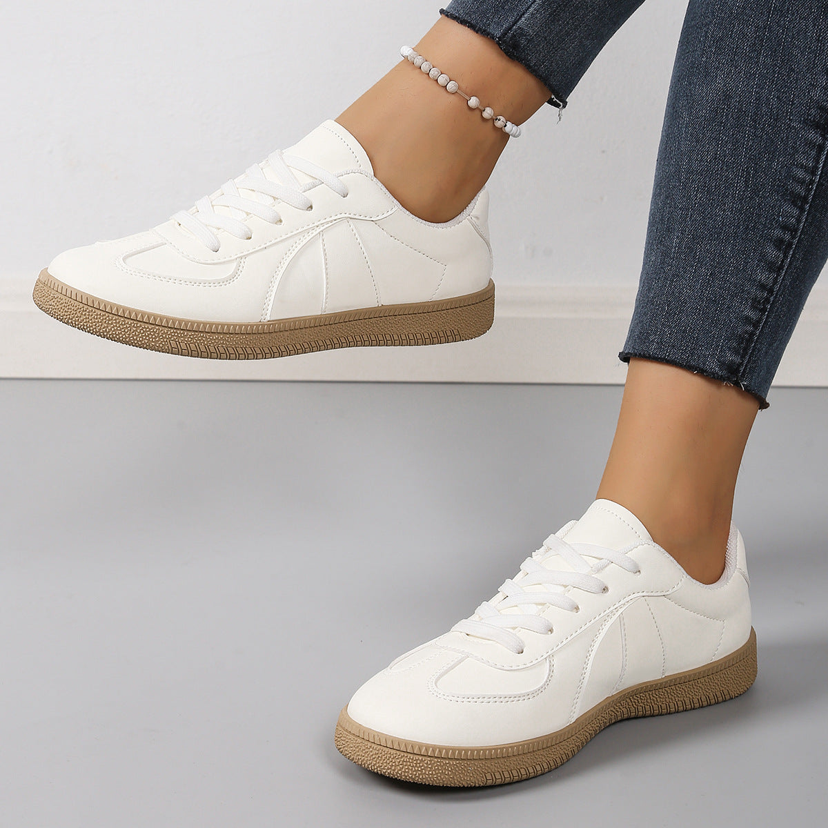 Damen Sneaker mit sportlichem Design und strapazierfähiger Gummisohle