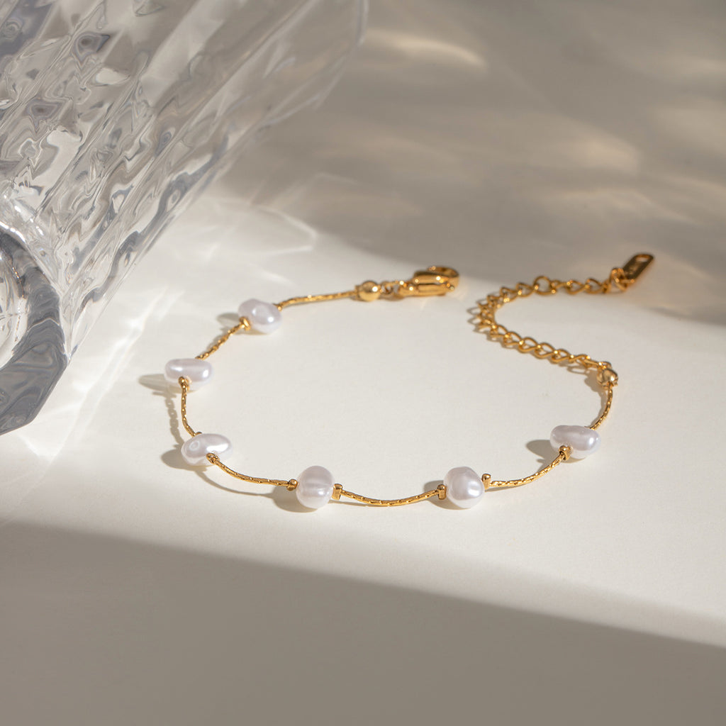 Damen Armband mit hochwertigen Perlen und robustem Edelstahl Shop Nory