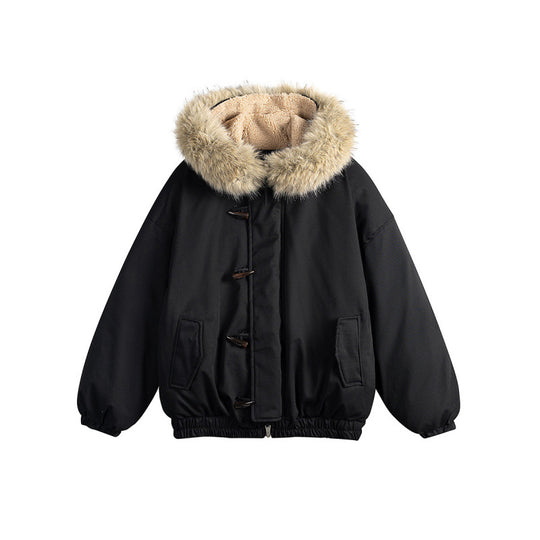 Unisex Gepolsterte Kapuzenjacke im Boxy‑Cut mit Teddyinnenfutter, Kunstfellkragen und Knebelverschlüssen Shop Nory
