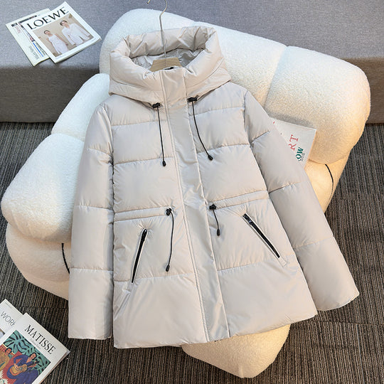 Damen nan taillierte wattierte Steppjacke mit hohem Stehkragen, verstellbarem Kordelzug und verdeckten Reißverschlusstaschen Shop Nory