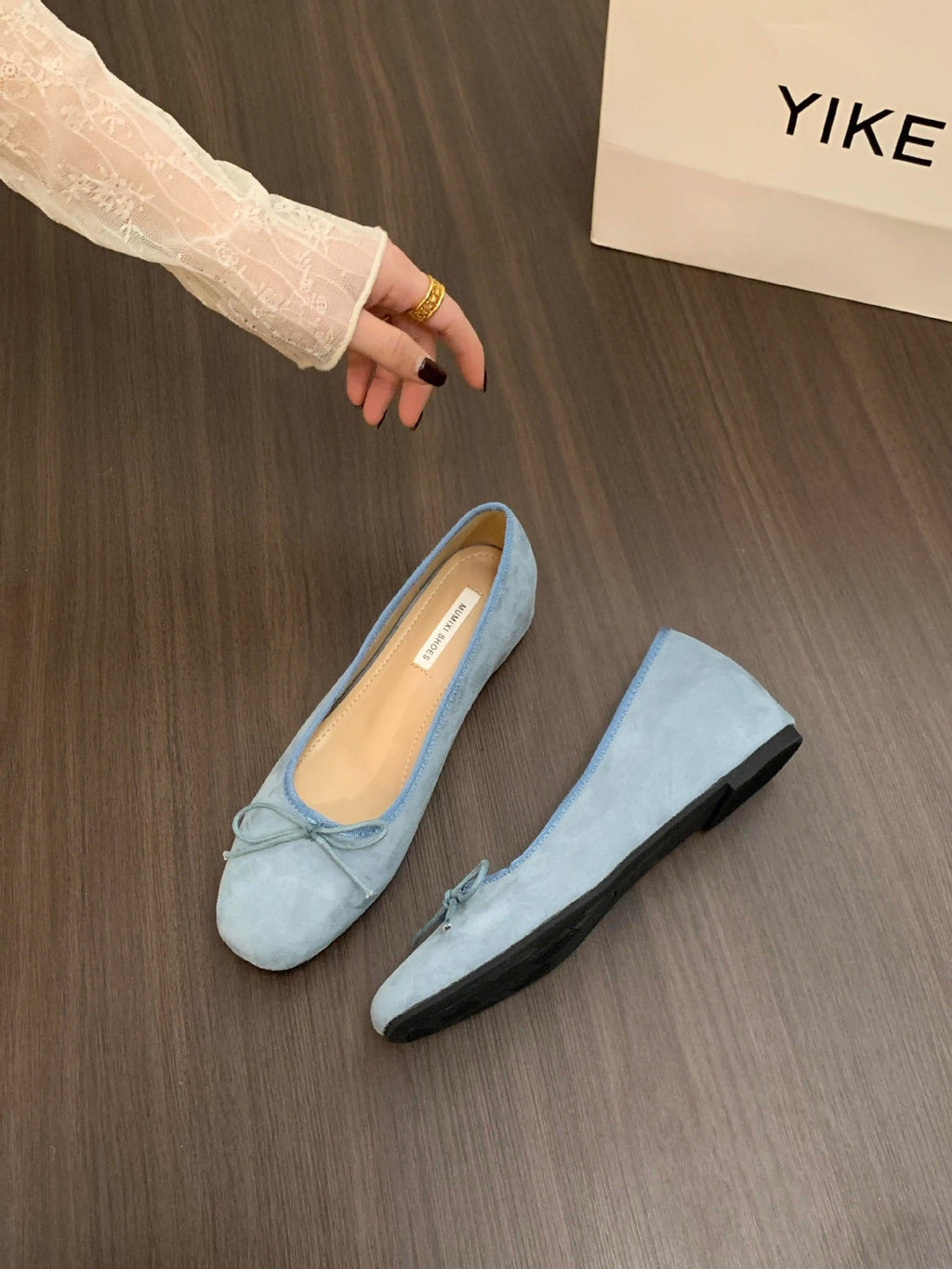 Damen Ballerinas aus hochwertigem Wildleder mit dekorativer Schleife