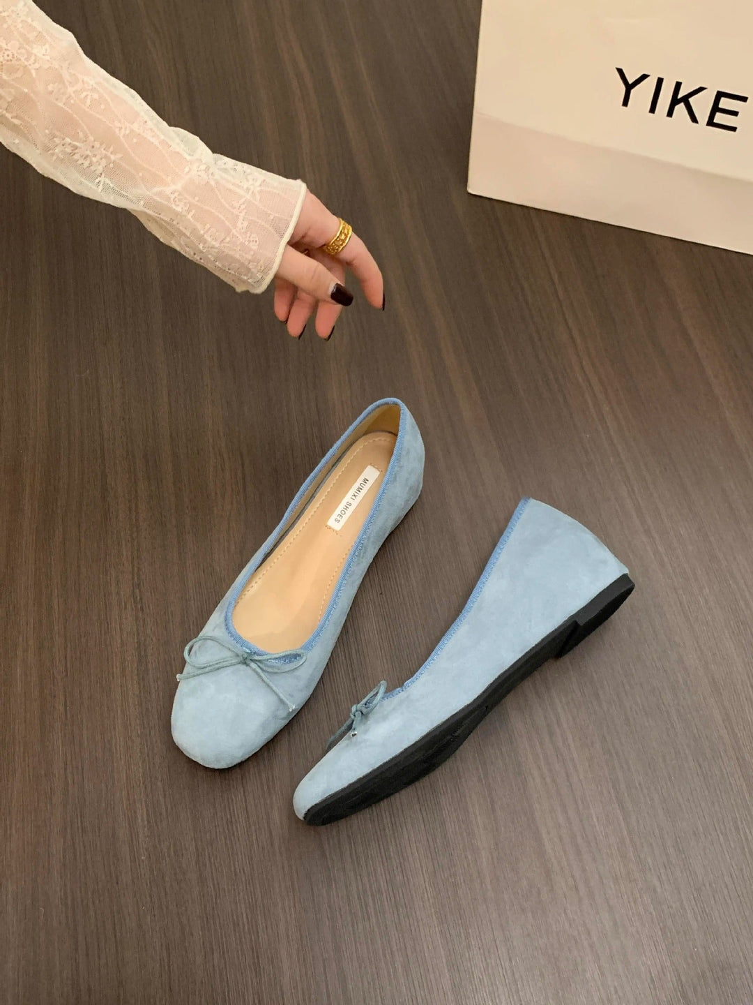 Damen Ballerinas aus hochwertigem Wildleder mit dekorativer Schleife