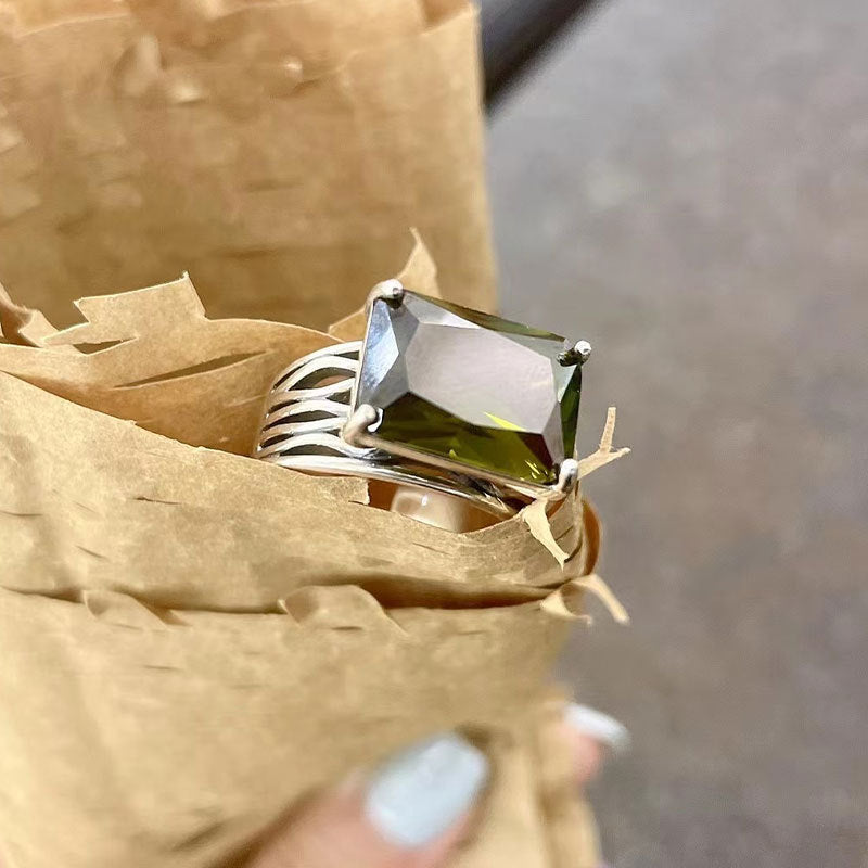 Damen Eleganter und zeitloser Ring mit rechteckigem Edelstein Shop Nory