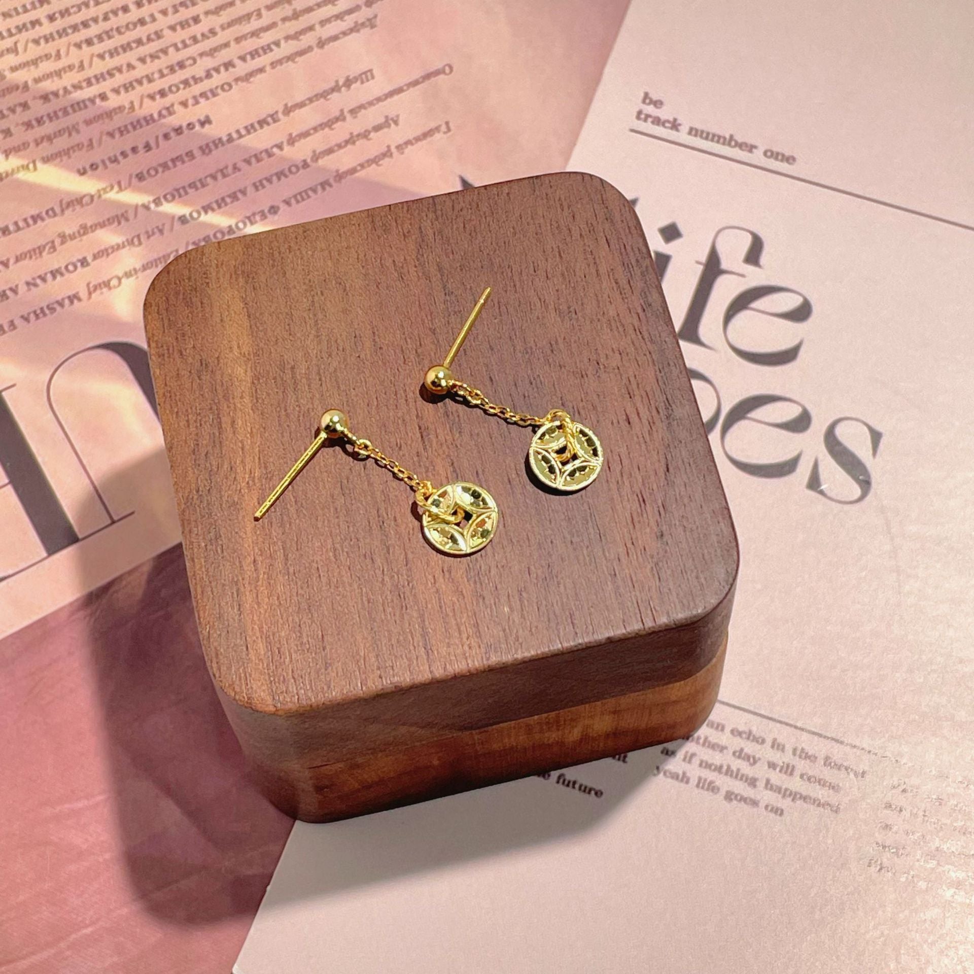 Damen Ohrringe mit elegantem Pendeldesign und feinen Zirkoniasteinen Shop Nory