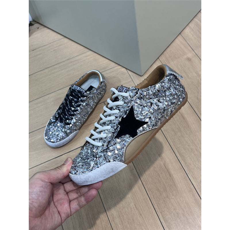 Damen Glitzer-Sneaker mit Paillettenbesatz, Stern-Applikation und kontrastierenden Schnürsenkeln Shop Nory