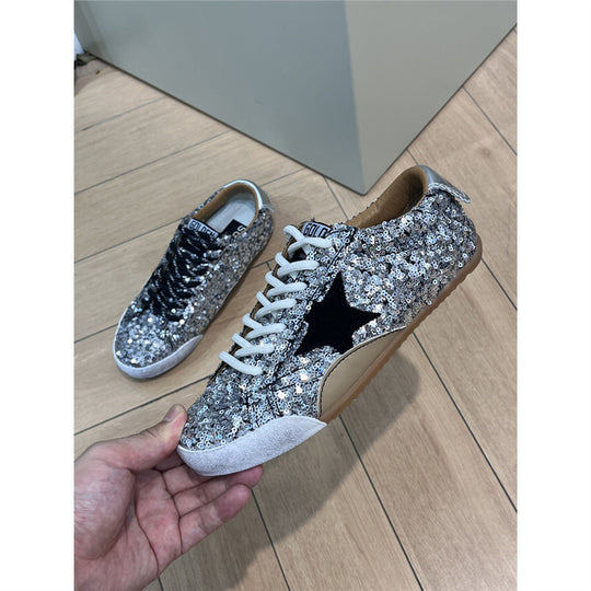 Damen Glitzer-Sneaker mit Paillettenbesatz, Stern-Applikation und kontrastierenden Schnürsenkeln Shop Nory