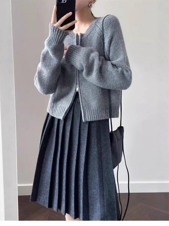 Damen Kurzjacke aus softem Feinstrick mit durchgehendem Reißverschluss und geripptem Saum Shop Nory