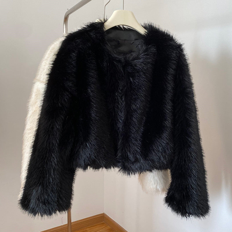 Damen Cropped Kunstpelz‑Bomber mit rundem Ausschnitt, weich fallendem Hochflor und kastiger Silhouette Shop Nory