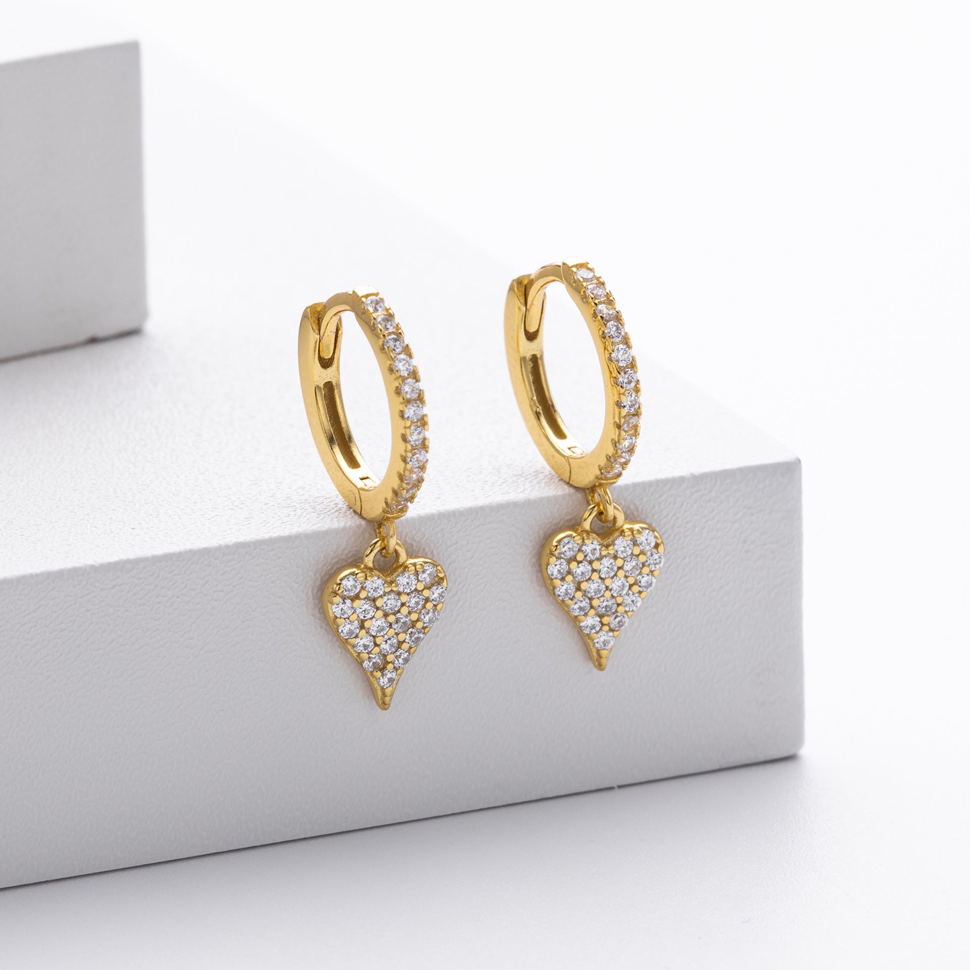 Damen Ohrhänger mit funkelndem Herzanhänger aus hochwertigem 925 Sterling Silber Shop Nory