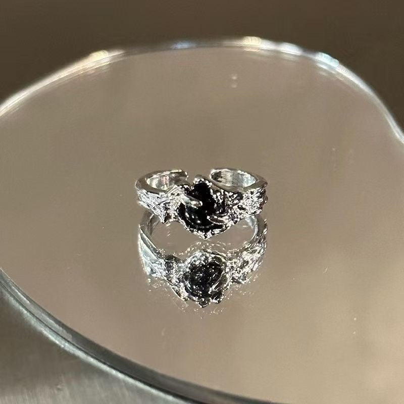 Damen Ring mit künstlerischem Augen-Design und filigranen Details Shop Nory