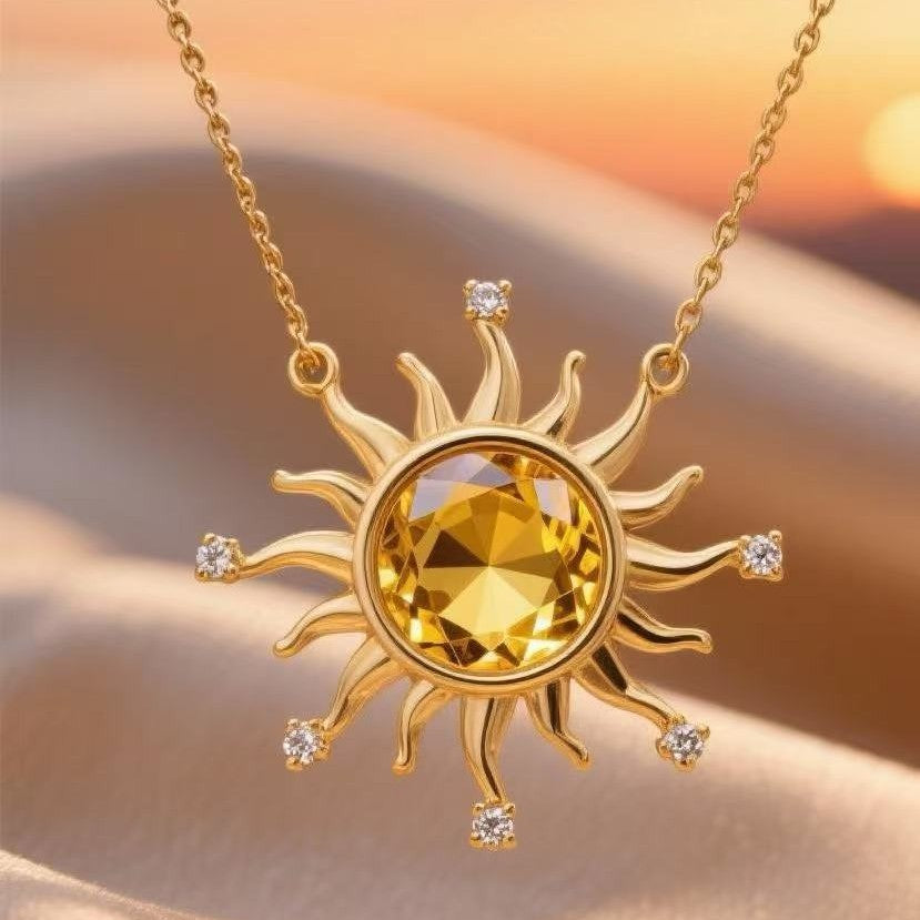 Damen Halskette mit Sonnenanhänger und funkelnden Kristallen Shop Nory