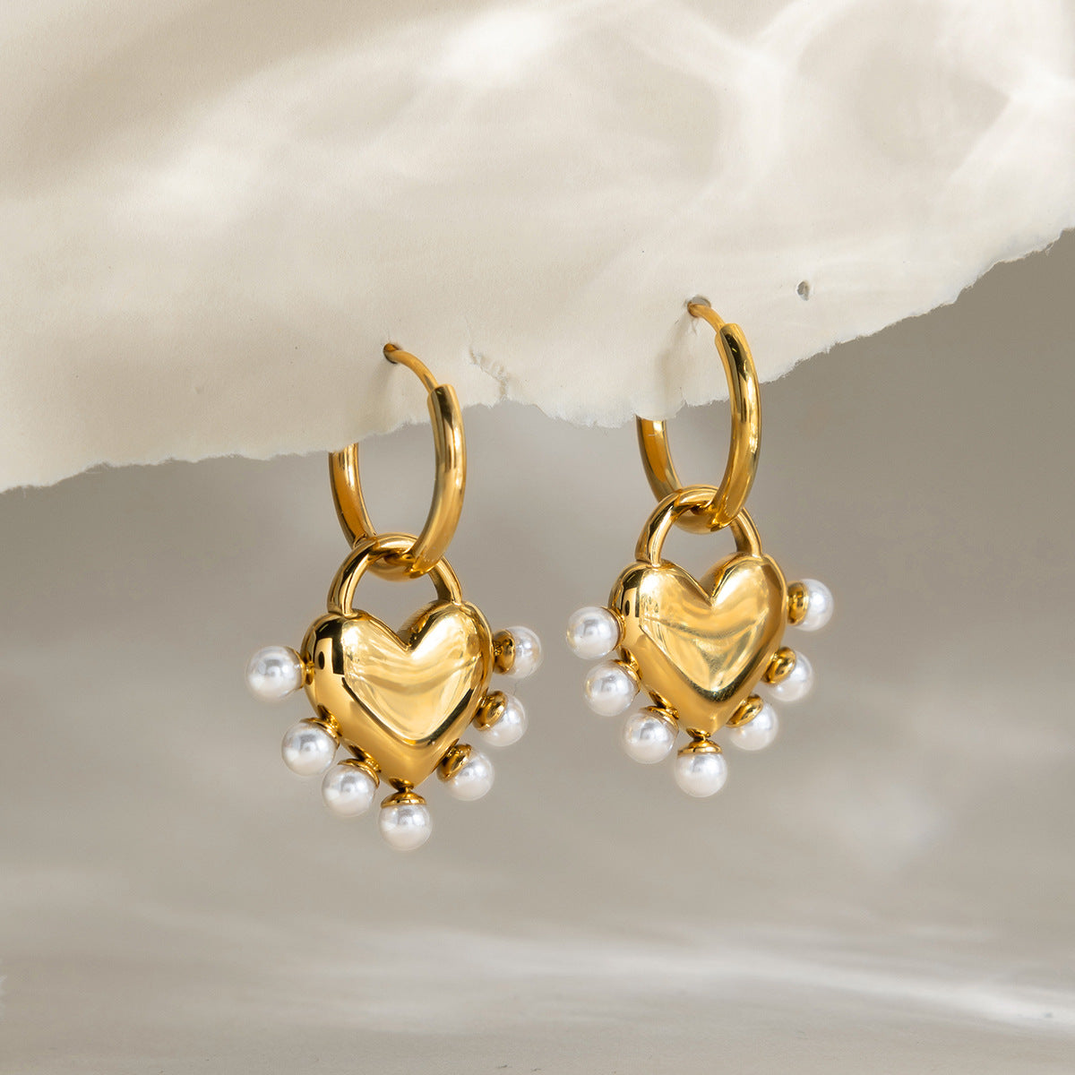 Damen Ohrhänger mit herzförmigem Anhänger und Perlendekor Shop Nory