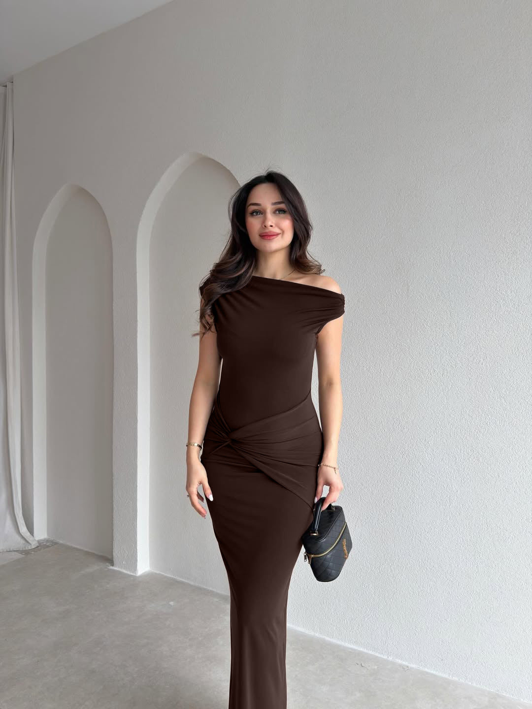 Damen Elegantes Maxikleid mit Off-Shoulder Design und dekorativer Raffung