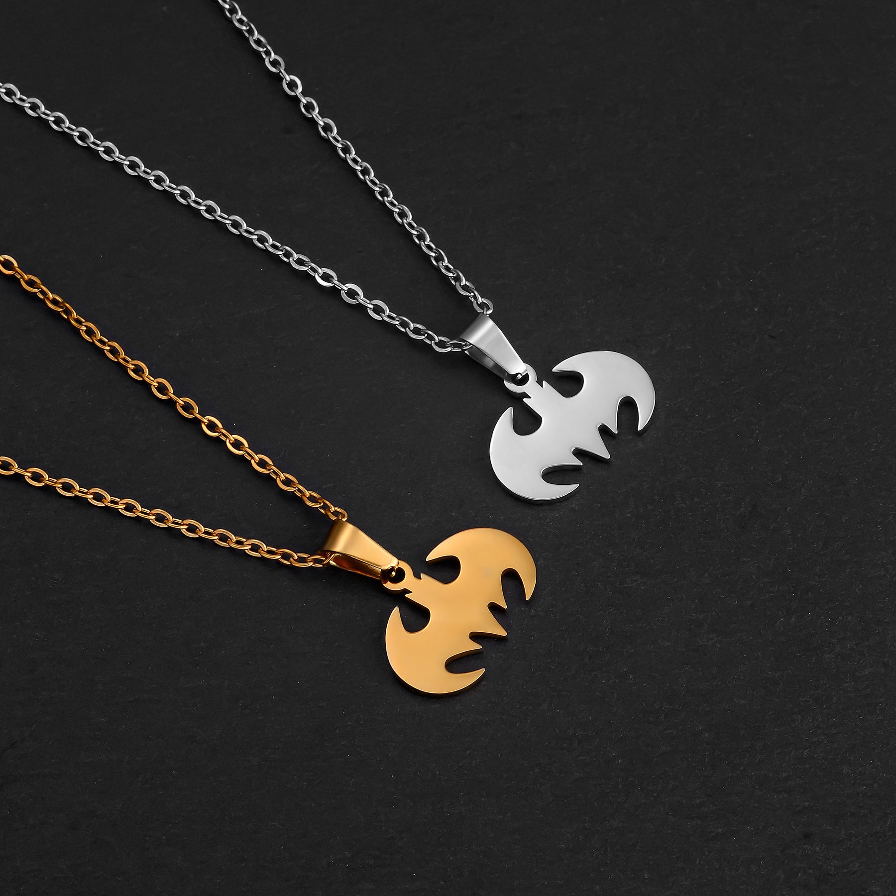 Damen Halskette mit stilvollem Batman-Anhänger aus hochwertigem Edelstahl Shop Nory