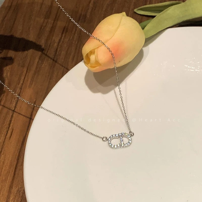 Damen Halskette mit funkelndem, ovalem Zirkonia-Anhänger Shop Nory