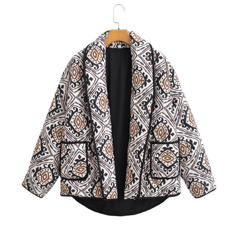 Damen Gesteppte Kimono-Jacke mit Ethno-Print, Kontrastpaspel und aufgesetzten Taschen Shop Nory