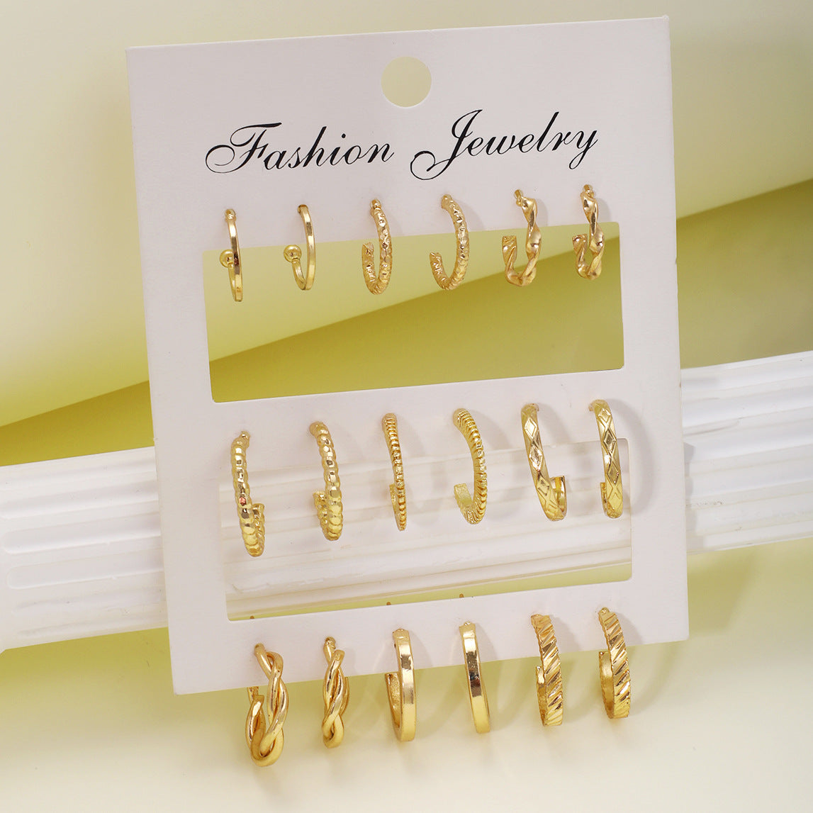 Damen Ohrringe Set mit modernen Kugel- und Knoten-Designs Shop Nory