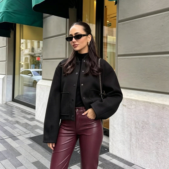 Damen Cropped Wollboxy‑Jacke mit kurzem Stehkragen und aufgesetzten Taschen Shop Nory
