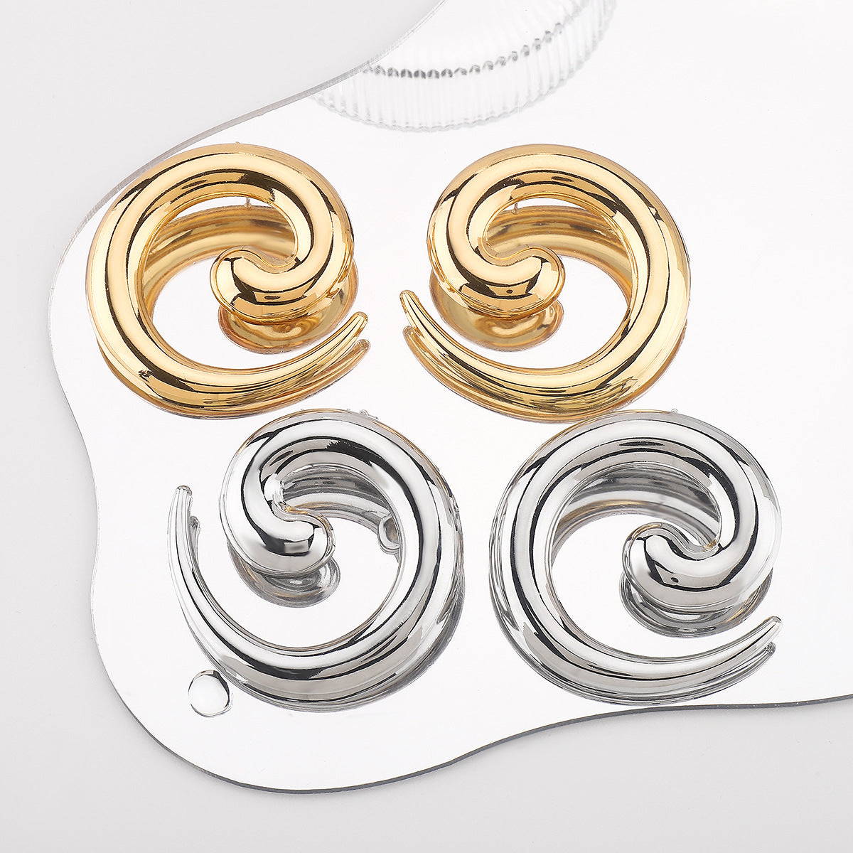 Damen Hängende Ohrringe mit elegantem Spiraldesign Shop Nory