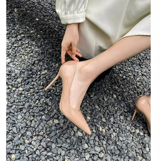 Damen Formschöne spitz zulaufende Lack-Pumps mit schlankem Stiletto-Absatz Shop Nory