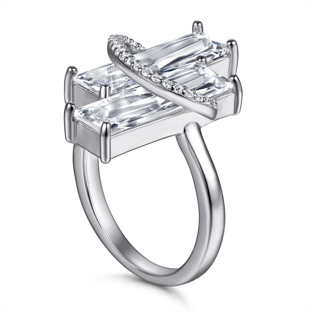 Damen Funkelnder Designer-Ring mit rechteckigen Steinen und Zirkonia-Verzierung Shop Nory