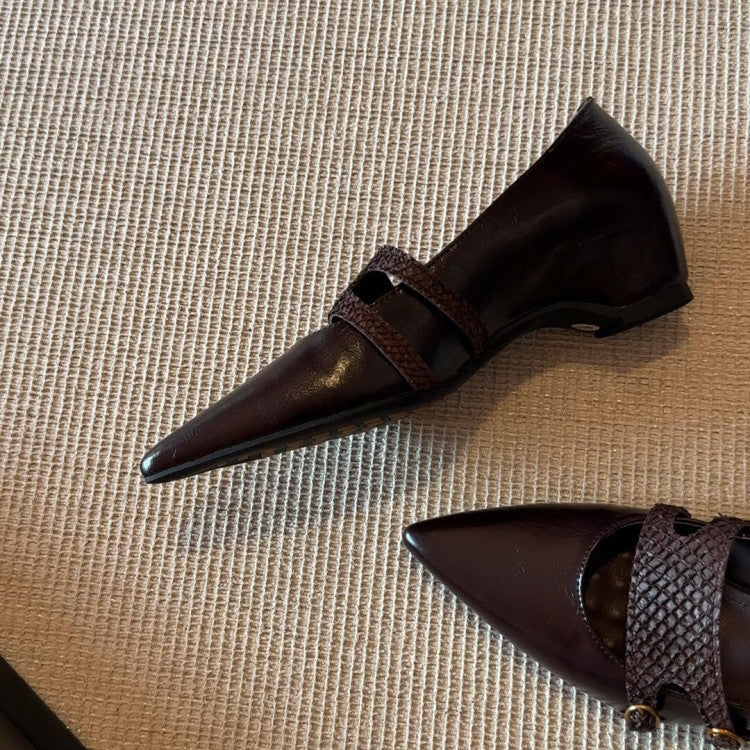 Damen elegante spitze Ballerina-Schuhe mit dekorativen Riemen und Schnallen