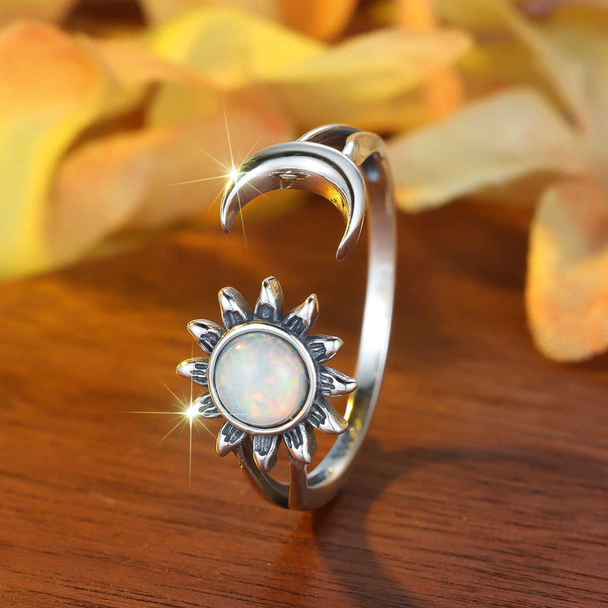 Damen Ring mit kunstvollem Sonnen-Mond-Motiv Shop Nory