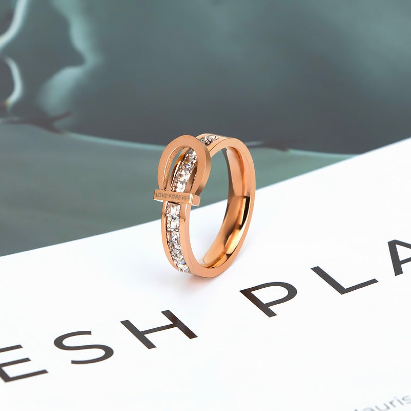 Damen Stylish Modischer Ring mit glänzenden Zirkonia-Steinen Shop Nory
