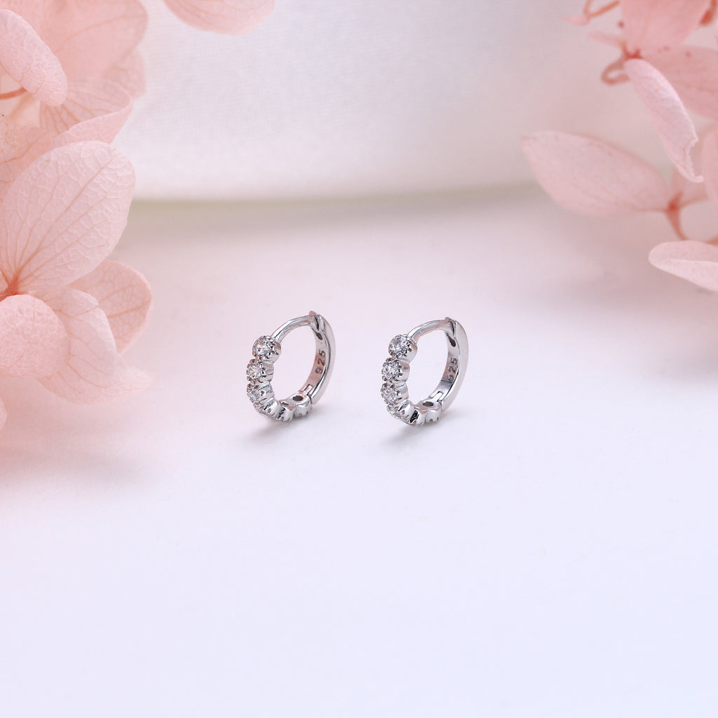 Damen Creolen mit funkelndem Zirkon-Besatz aus hochwertigem 925 Sterling Silber Shop Nory