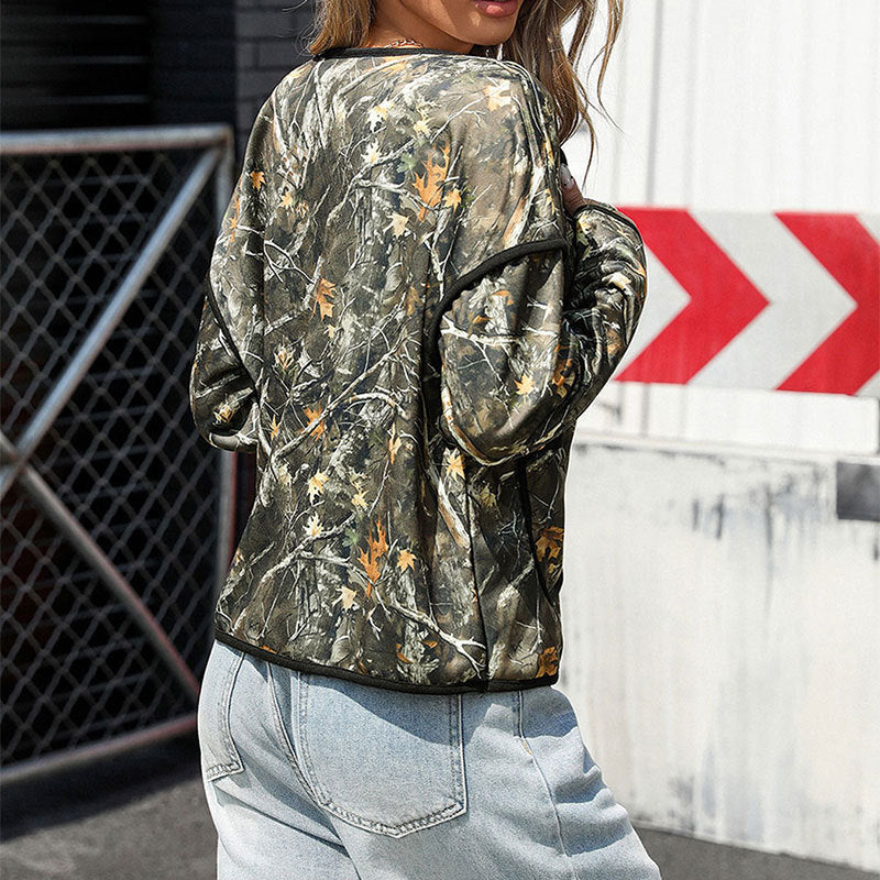 Damen Leicht gesteppte Camouflage-Jacke mit Rundhals, Kontrastpaspeln und aufgesetzten Taschen Shop Nory