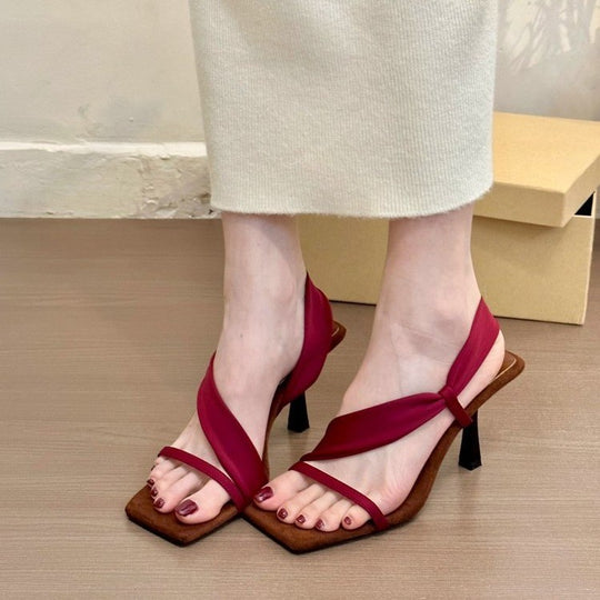 Damen Drehriemen-Stiletto-Sandalen mit quadratischer Zehenbox und Slingback-Detail Shop Nory