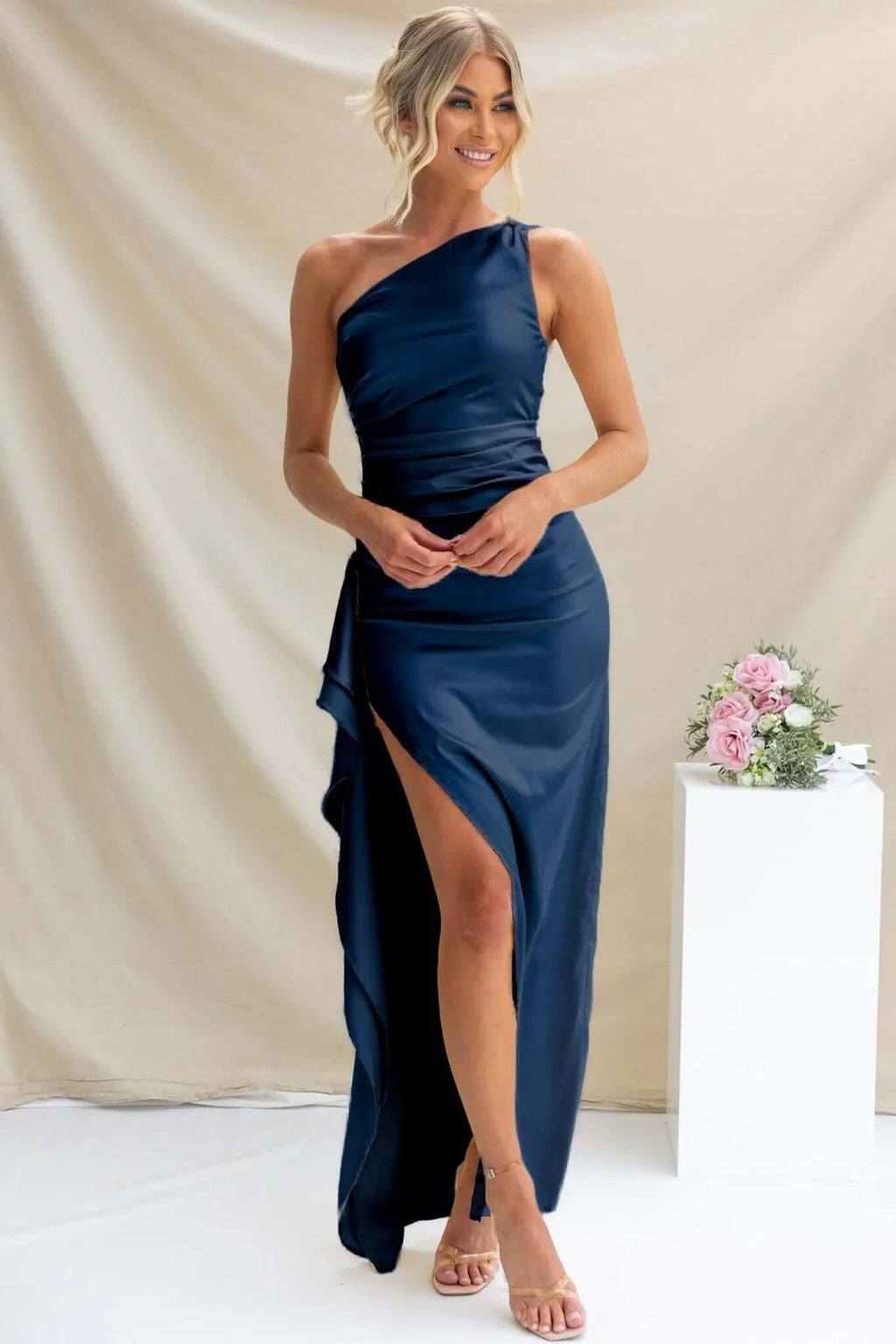 Damen One-Shoulder Maxikleid mit seitlichem Schlitz und elegantem Drapierungen