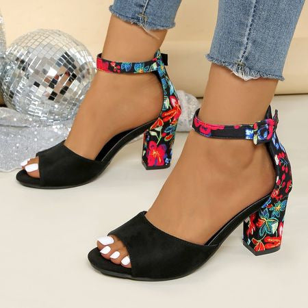 Damen Absatzsandalen mit offenen Riemen und modischem Schnürdesign
