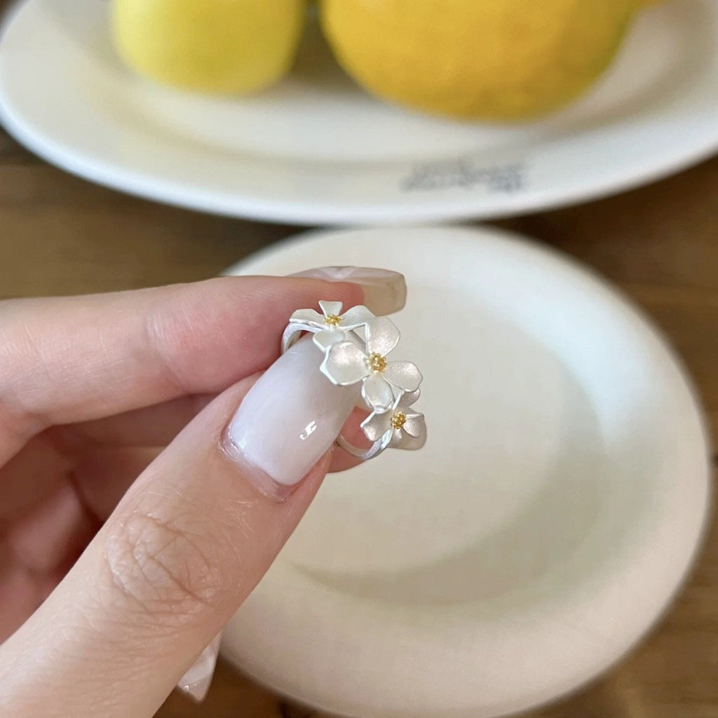 Damen Zierlicher Blumenring mit hochwertigen Details Shop Nory