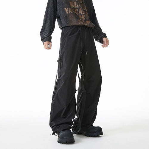 Damen Weite Tech-Cargo-Hose mit Tunnelzugbund, Beinriemen und wasserabweisender Nylon‑Optik Shop Nory