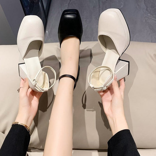 Damen Mary-Jane Pumps mit quadratischer Zehenbox, Plateau und robustem Blockabsatz Shop Nory