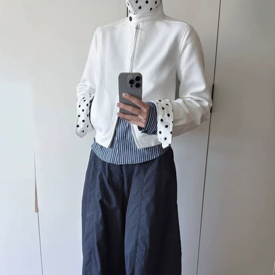 Damen Kurz geschnittene Blousonjacke mit Stehkragen, verdecktem Reißverschluss und kontrastiertem Punktemuster-Futter Shop Nory