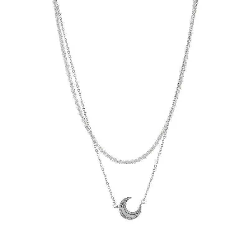 Damen Kette mit exquisitem Mondanhänger und funkelnden Zirkonia Shop Nory