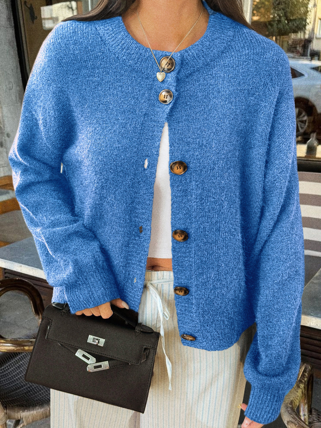 Damen nan kuscheliger Oversize-Strickcardigan mit Hornknopf-Leiste und Rundhalsausschnitt Shop Nory