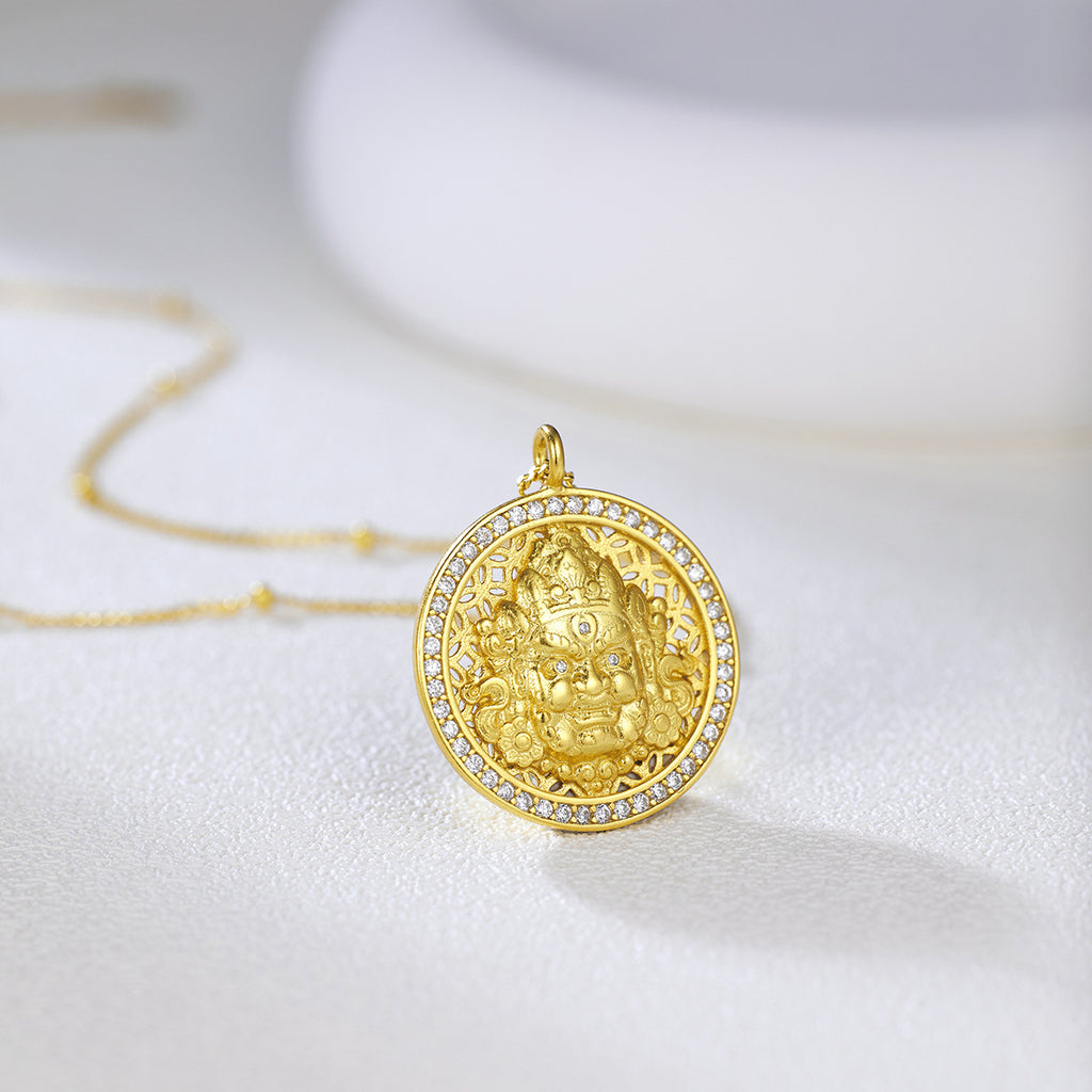 Damen Halskette mit kunstvollem Buddha-Anhänger und funkelnden Zirkonia Shop Nory