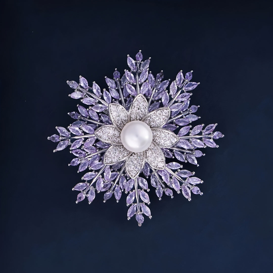 Elegante Perlenbrosche Florales Stern-Design mit Zirkonia Verziert